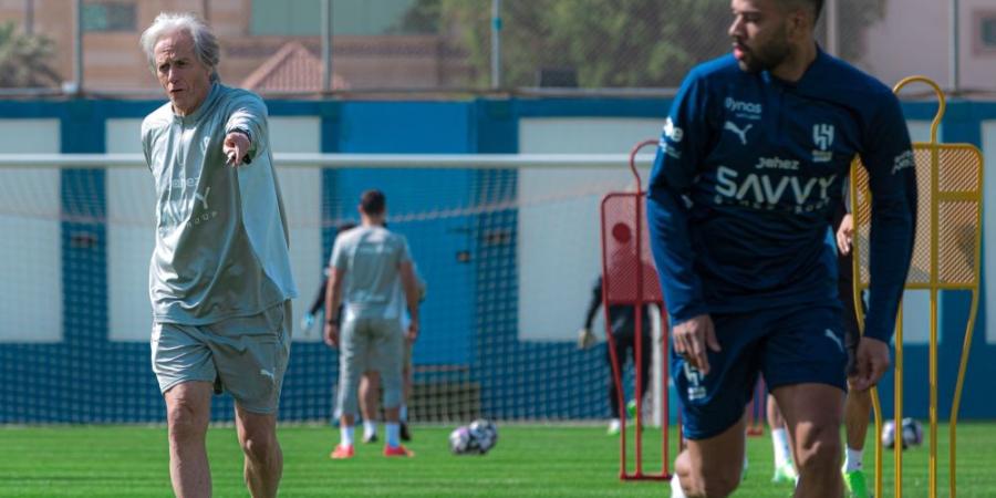 جيسوس يُجهز لاعبي الهلال بالتحكم في الكرة والتكتيك - مصدرك الرياضي