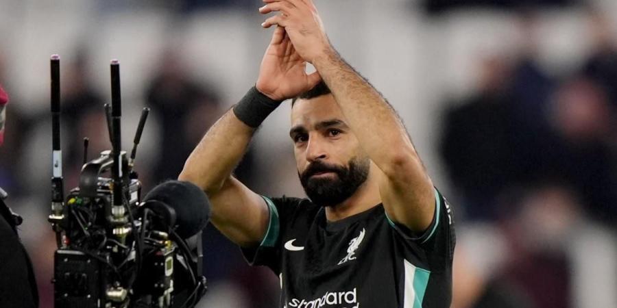 محمد صلاح يهدي قميصه لمحلل بي إن سبورت بين شوطي مباراة ليفربول ووست هام - تفاصيل - مصدرك الرياضي