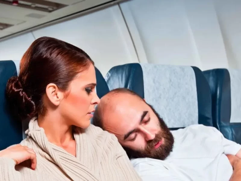 شركة طيران تسمح للنساء برفض الجلوس بجانب الرجال