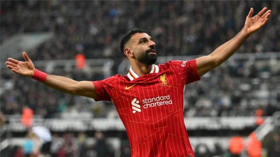 صورة | هل سخر محمد صلاح من آرسنال بعد تعادله مع أستون فيلا؟