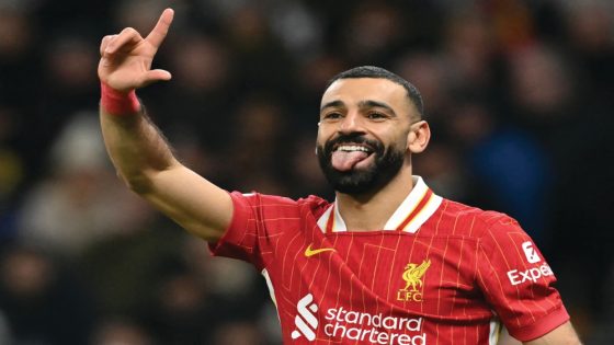  محمد صلاح يواصل الضغط على إدارة ليفربول.. والهلال يترقب 