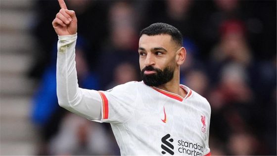 تروي ديني: الحديث عن مستقبل محمد صلاح مع ليفربول أمر غبي