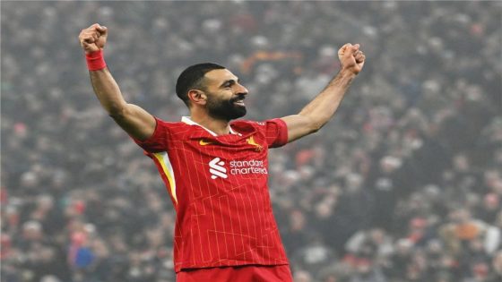  سلوت يحث محمد صلاح على توقيع عقد جديد مع ليفربول بعد الاهتمام السعودي 