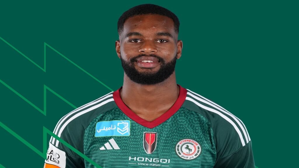 نيوم يقترب من ضم ثامر الخيبري