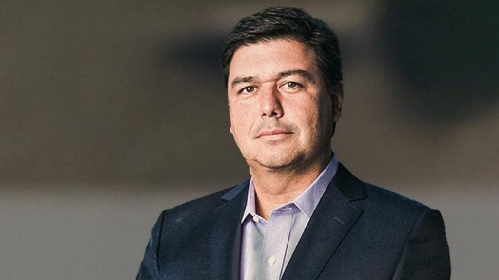 إقالة الرئيس التنفيذي لنادي نيوم