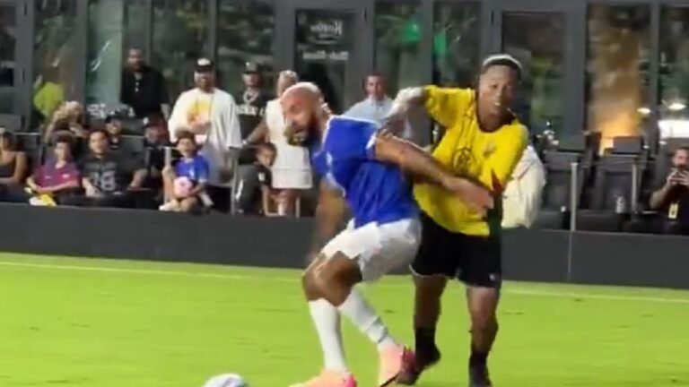 رونالدينيو يخطف الأنظار بمهاراته أمام حارس ميسي ويشعل منصات التواصل الاجتماعي .. تغطية