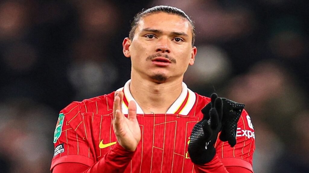 أندية روشن ونابولي تتنافس لضم مهاجم ليفربول