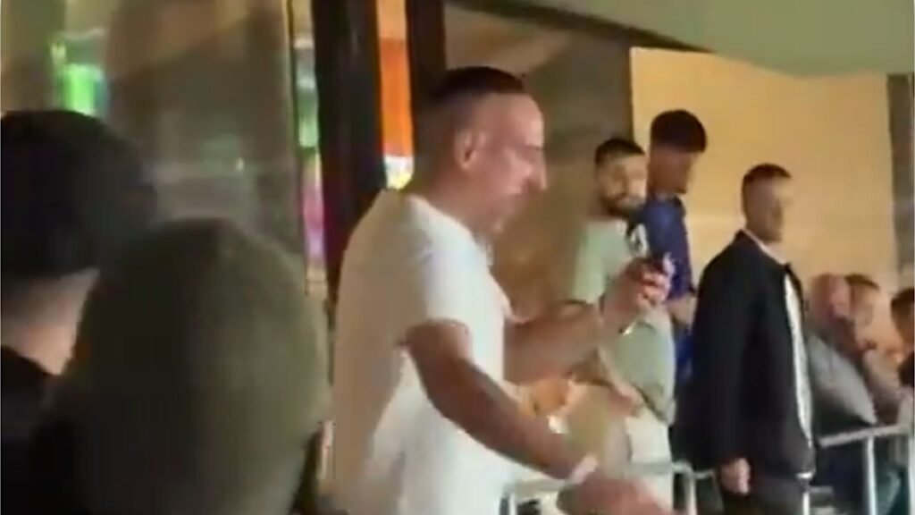 ريبيري يتعرض لهجوم حاد بعد سخريته من رونالدو .. تغطية