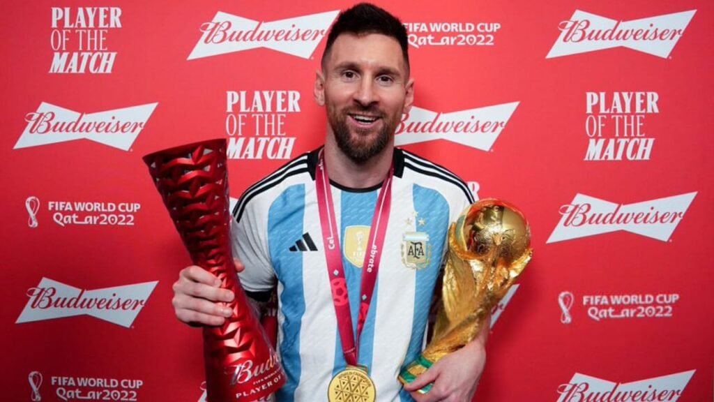 ميسي يفتح باب الانتقال لدوري روشن والأهلي الأقرب لضمه