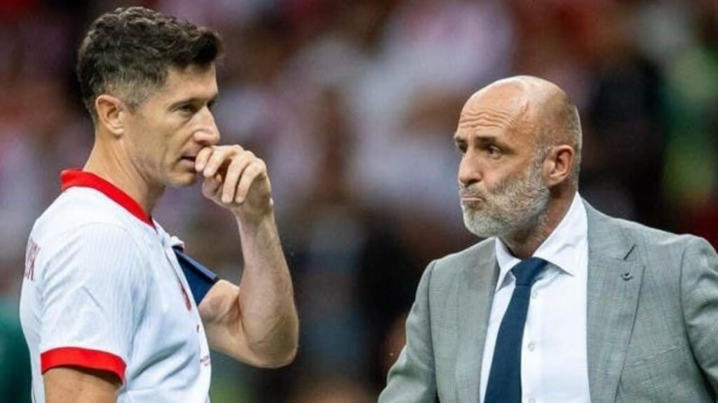 استقالة مدرب بولندا بعد أزمة مع ليفاندوفسكي بسبب شارة القيادة