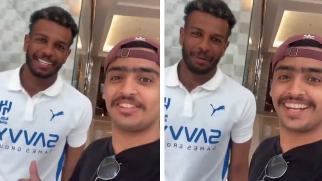 ردة فعل عفوية من البليهي بعد أن وصفه مشجع بأعظم مدافع في التاريخ .. تغطية