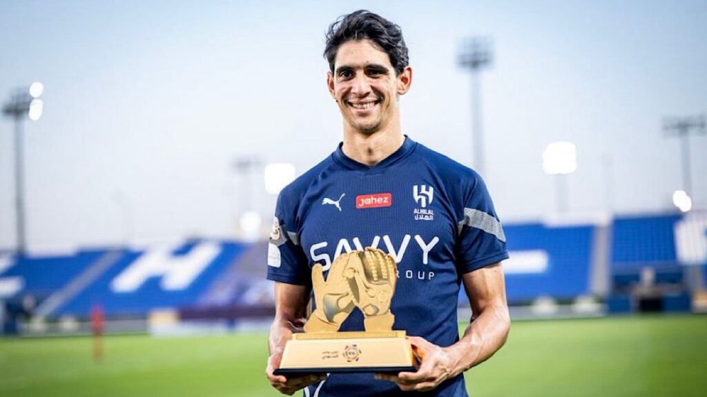 بونو مستمر مع الهلال ولا صحة لشائعات رحيله