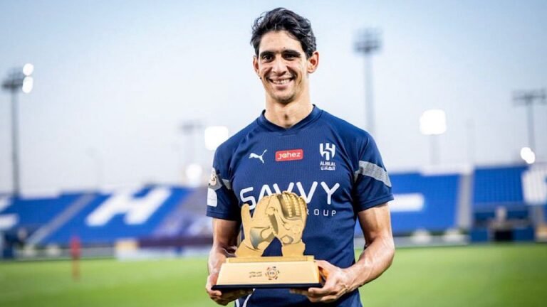 بونو مستمر مع الهلال ولا صحة لشائعات رحيله