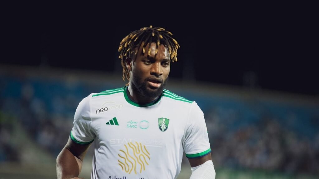 أولمبياكوس يضع شرطًا ماليًا لحسم صفقة ماكسيمان