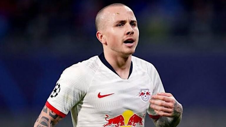 الكشف عن أسباب منع تعاقد الهلال مع لاعب فريق روما