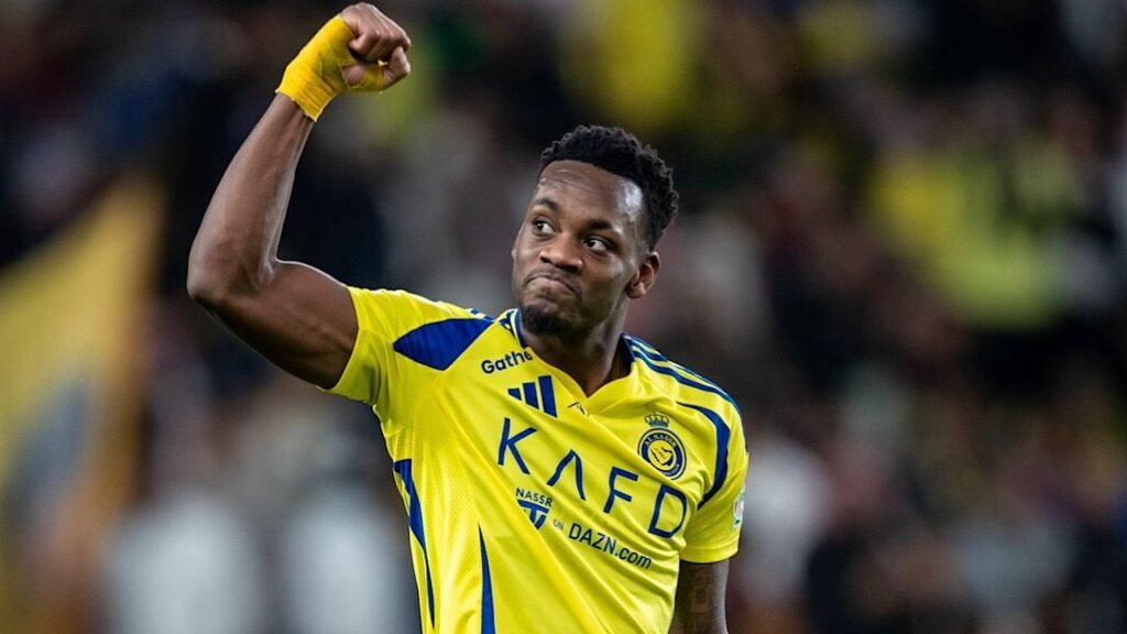 دوران في طريقه لمغادرة النصر