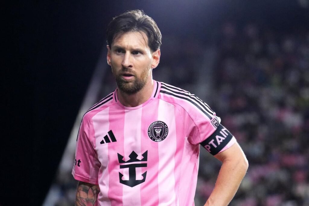 ميسي يفكر جديًا في خوض تجربة جديدة في الدوري السعودي