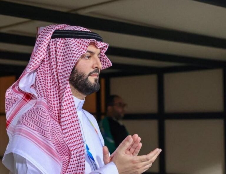 الهلال يؤجل صفقات الأجانب انتظارًا لحسم ملف المدير الفني الجديد