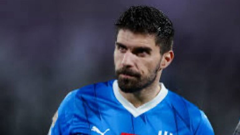 نيفيز يحسم موقفه من الهلال