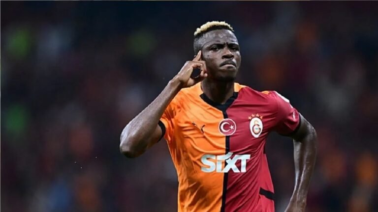 أوسيمين يرفض العروض الآسيوية ويتمسك بالبقاء في أوروبا