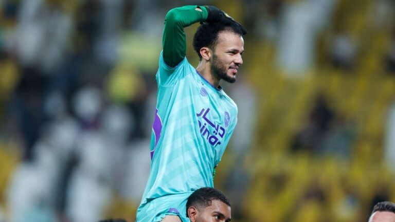 الاتحاد يفاوض حارس الرائد