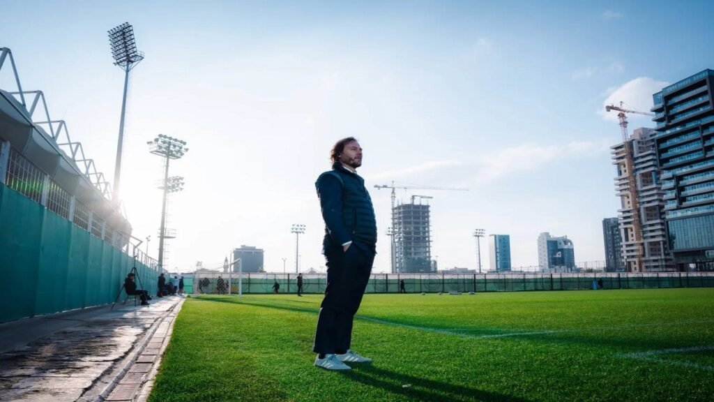 نيدفيد يودع الشباب