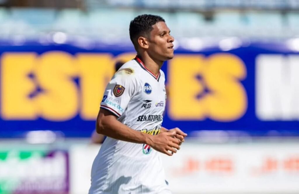 الوحدة والتعاون يتنافسان على ضم جوهرة كاراكاس الشابة