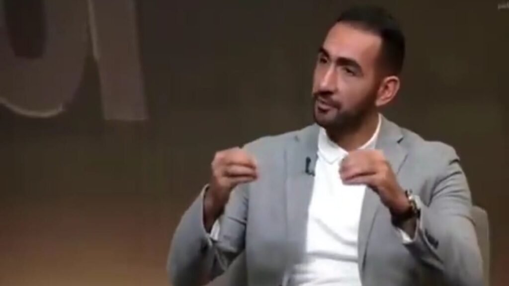محمود شاكر يهاجم لاعبي الأهلي المصري: أنتم مش الهلال حتى تهاجموا أمام بالميراس!
