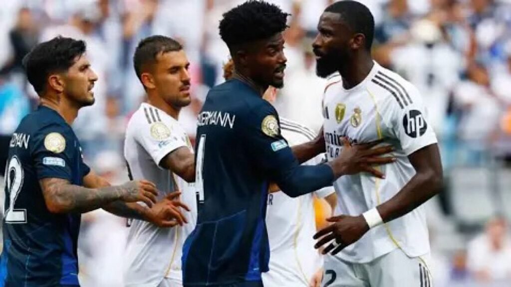 اشتباك بين كابرال لاعب باتشوكا ونجم ريال مدريد ..تغطية