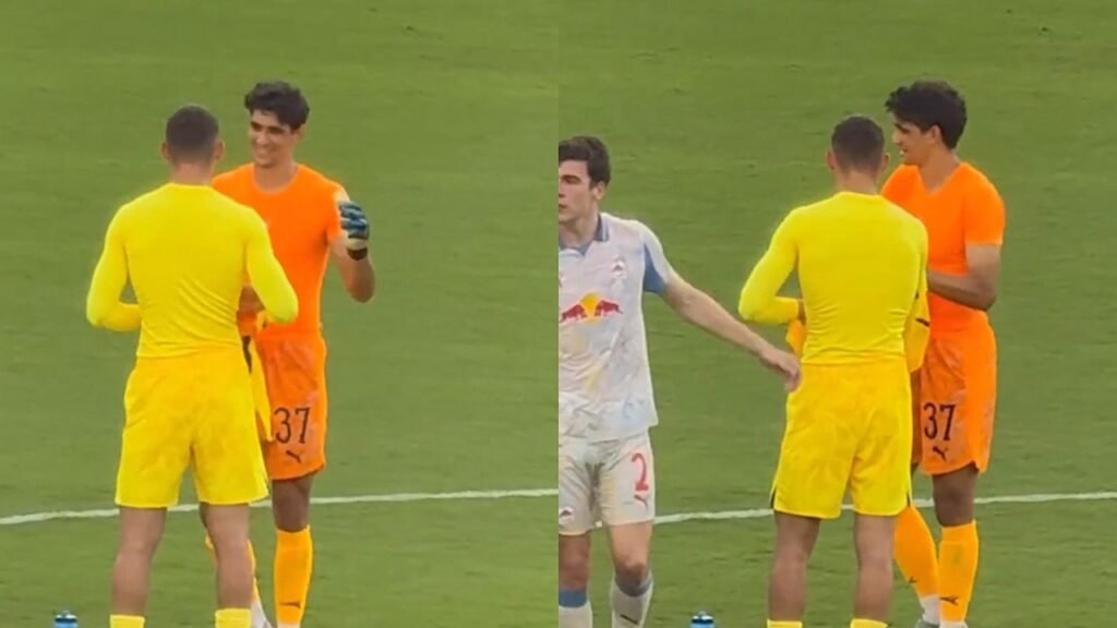 حارس سالزبورغ يطلب قميص بونو والأخير يبادر بابتسامة وحضن .. تغطية