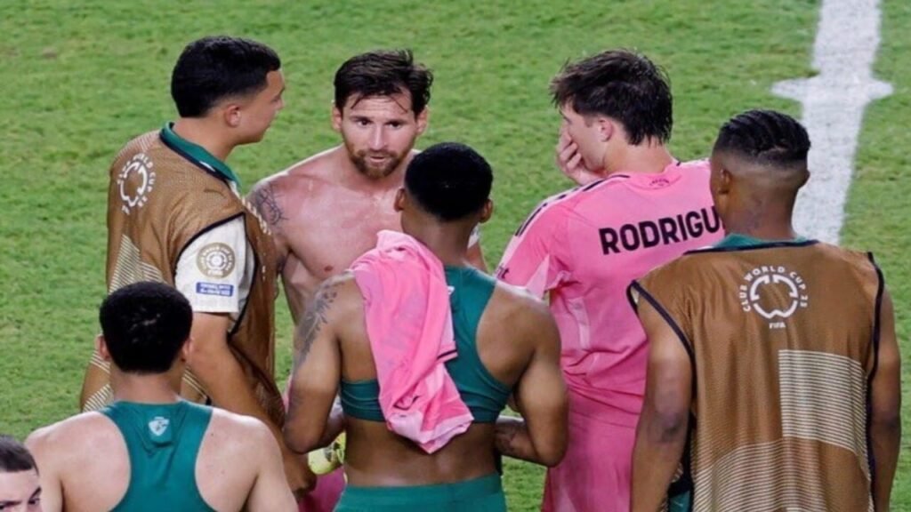 طلب غريب من نجم بالميراس لـ ميسي.. تغطية