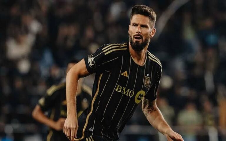 جيرو يغادر غالاكسي بعد موسم للنسيان