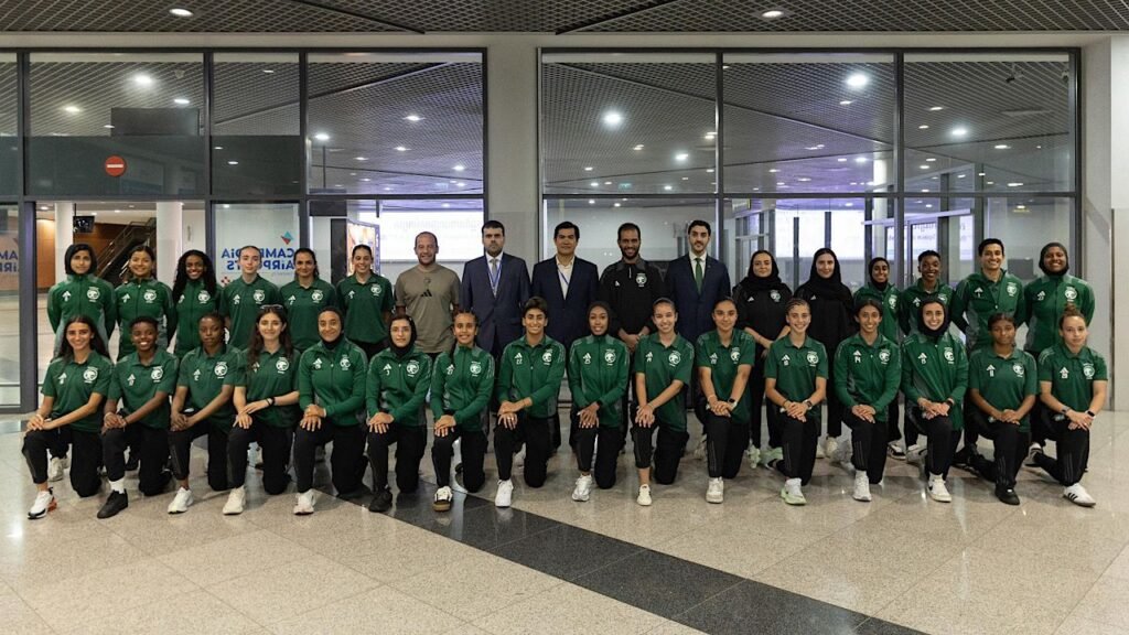 أخضر السيدات يصل كمبوديا للبدء مشاوره في تصفيات كأس آسيا 2026