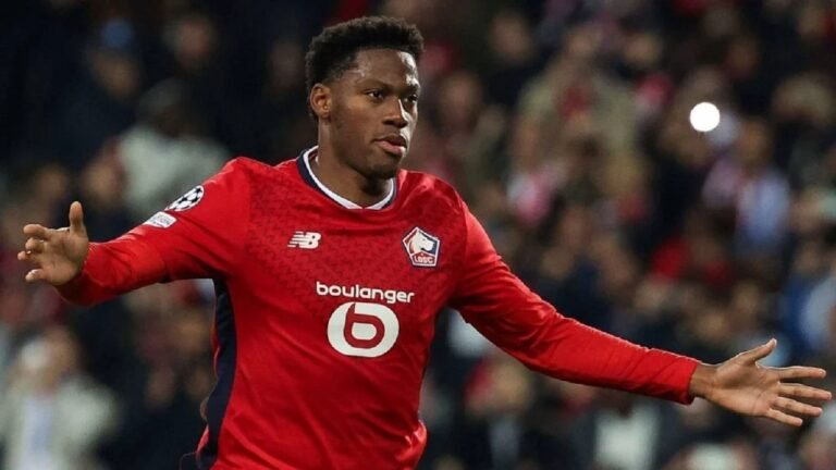 الاتحاد والأهلي يتنافسان على ضم المهاجم الكندي جوناثان ديفيد