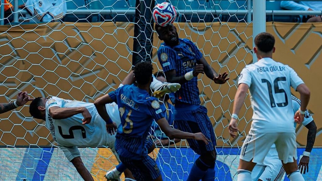 الكشف عن أسعار تذاكر لقاء الهلال وسالزبورج