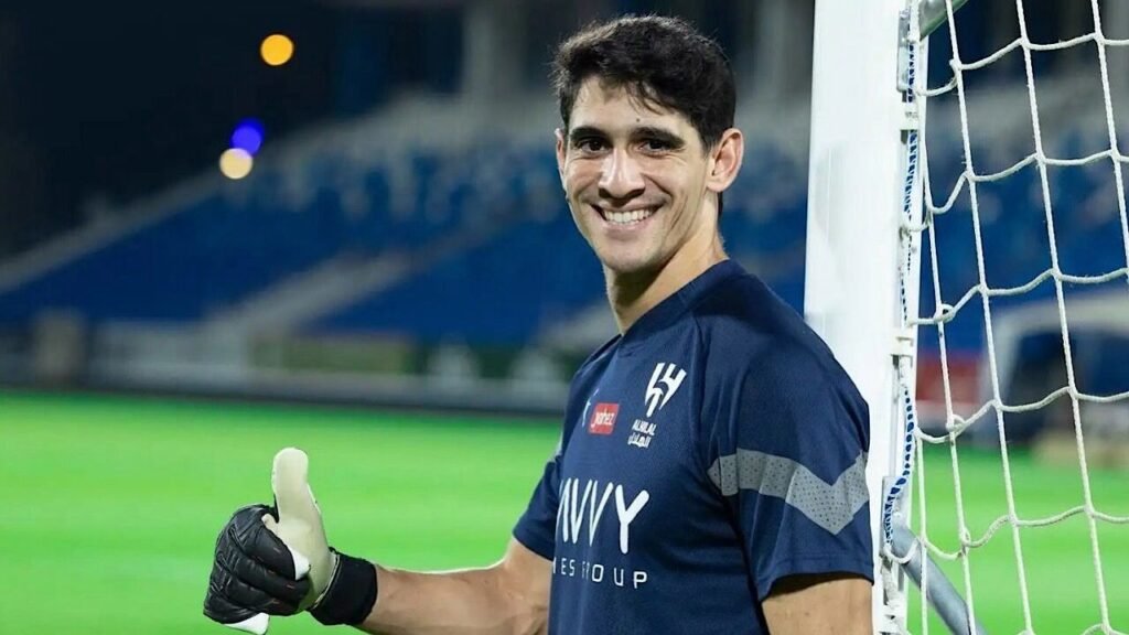 ياسين بونو يشيد بزملائه بعد التعادل مع ريال مدريد.. تغطية