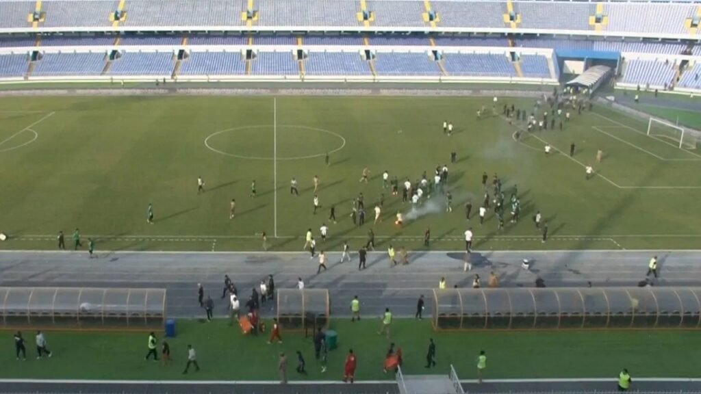 فوضى في الدوري الليبي وإصابة حكم برتغالي