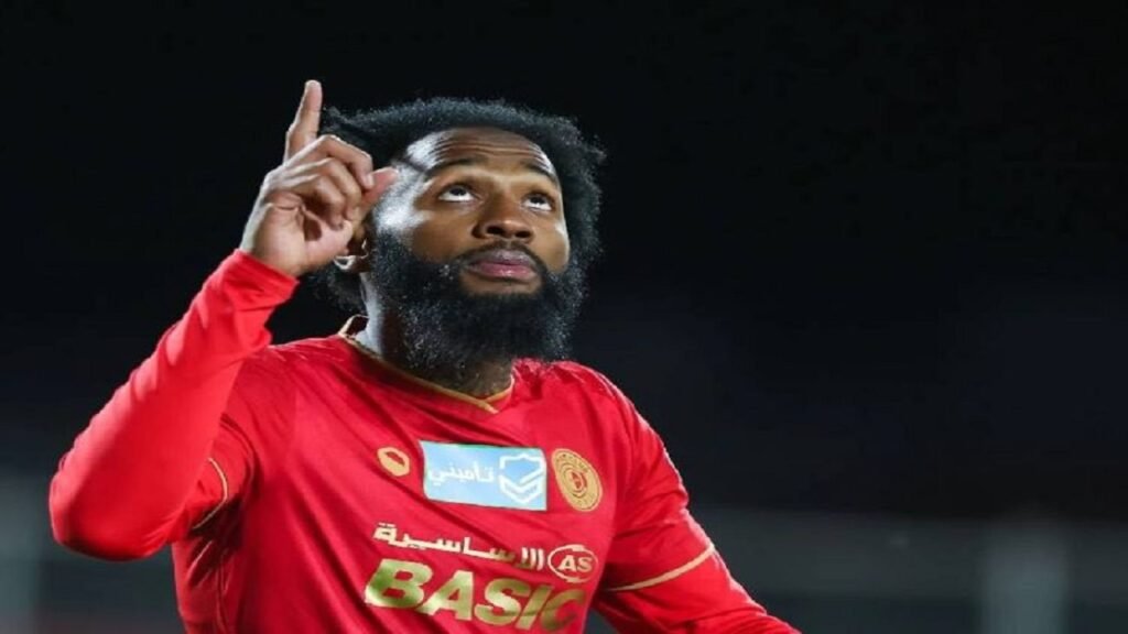 ناد تركي يسعى لخطف محترف ضمك