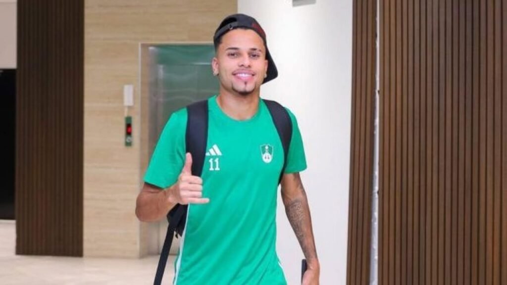 مفاوضات برازيلية لضم محترف الأهلي