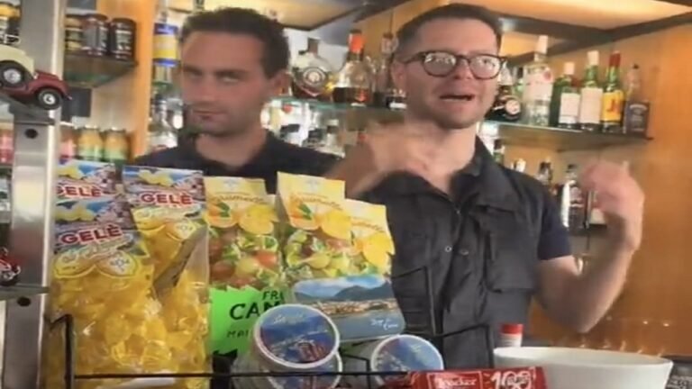 مشجع إيطالي يشيد بجماهير الاتحاد في كومو: حضور لافت باللون الأصفر.. تغطية