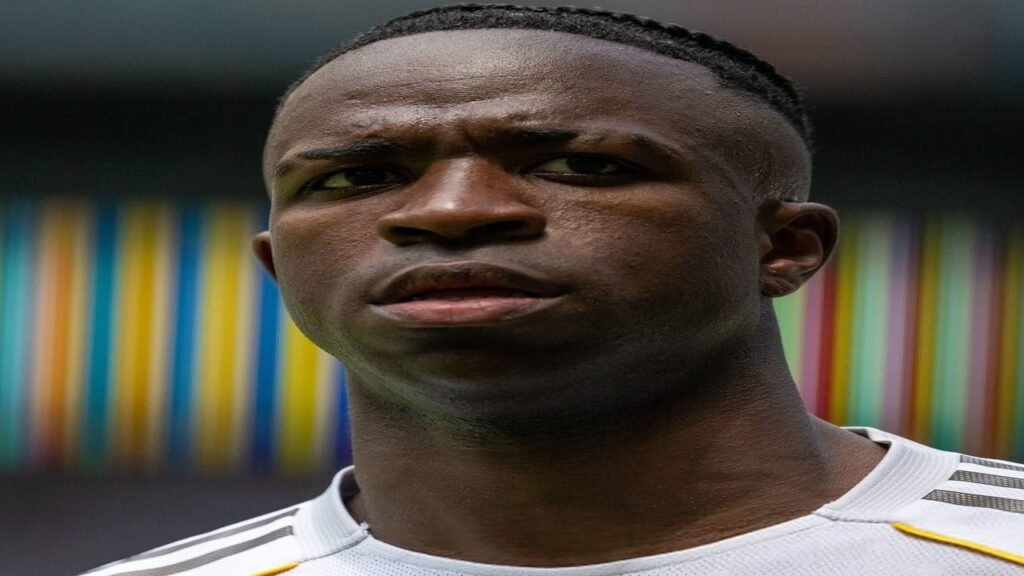 إغراءات أندية روشن تهدد استقرار فينيسوس مع ريال مدريد