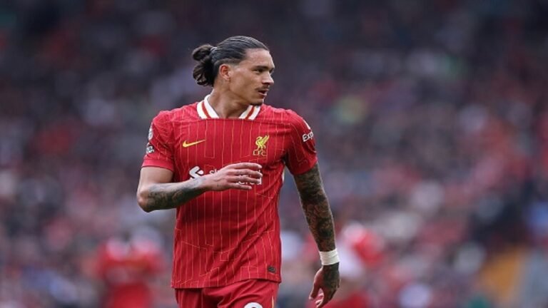 داروين نونيز على طاولة الهلال