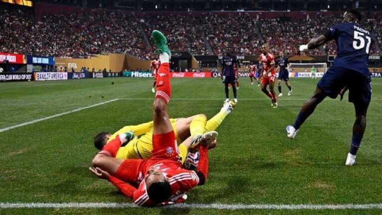 مانويل نوير يهاجم دوناروما بسبب إصابة موسيالا