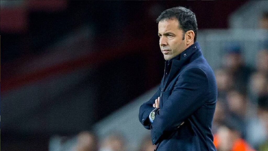 الرياض يتعاقد مع المدرب كاليخا .. تغطية