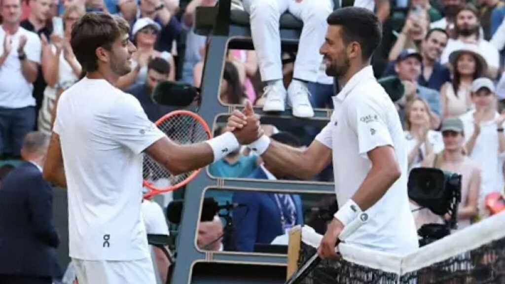 غرانت يغلبه النعاس أثناء مباراة ديوكوفيتش وكوبولي ببطولة ويمبلدون