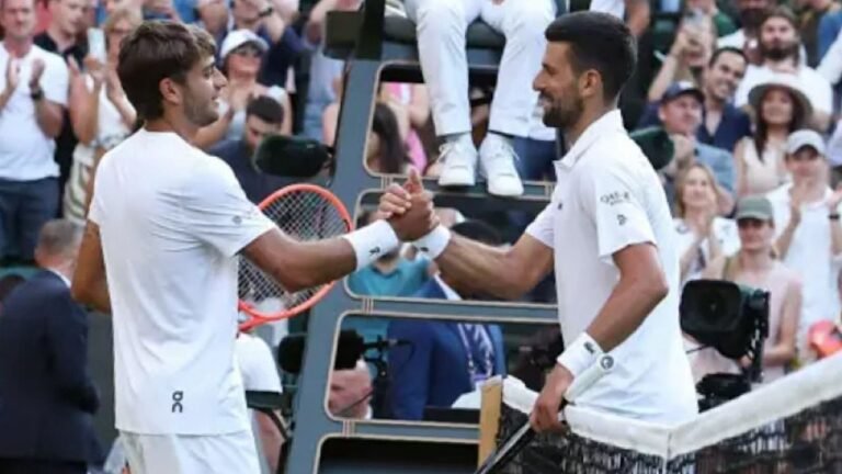 غرانت يغلبه النعاس أثناء مباراة ديوكوفيتش وكوبولي ببطولة ويمبلدون