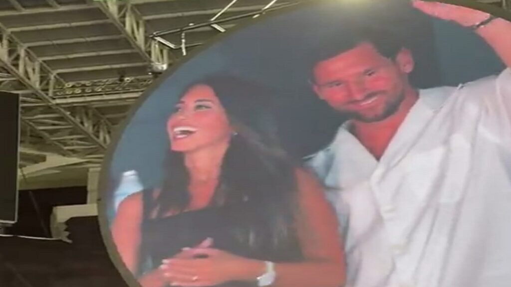 ميسي وزوجته يحضران حفل كولد بلاي وسط أجواء موسيقية مبهرة.. تغطية