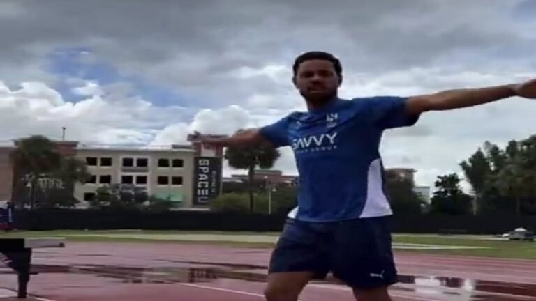 لودي يخطف الأنظار بدعابة طريفة في تدريبات الهلال قبل مواجهة فلومينينسي.. تغطية