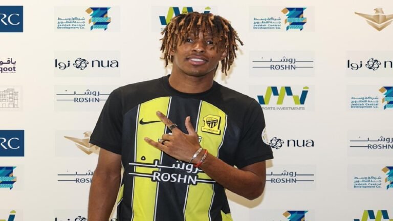 فواز الصقور يرفض الإعارة ويتمسك بالرحيل النهائي