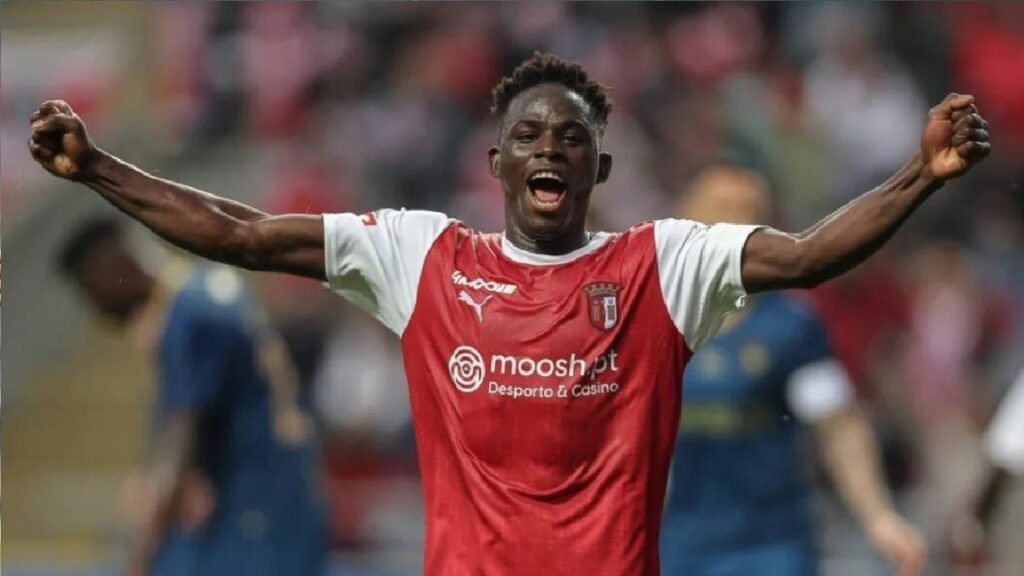 جيسوس يطالب النصر بضم فرنانديز